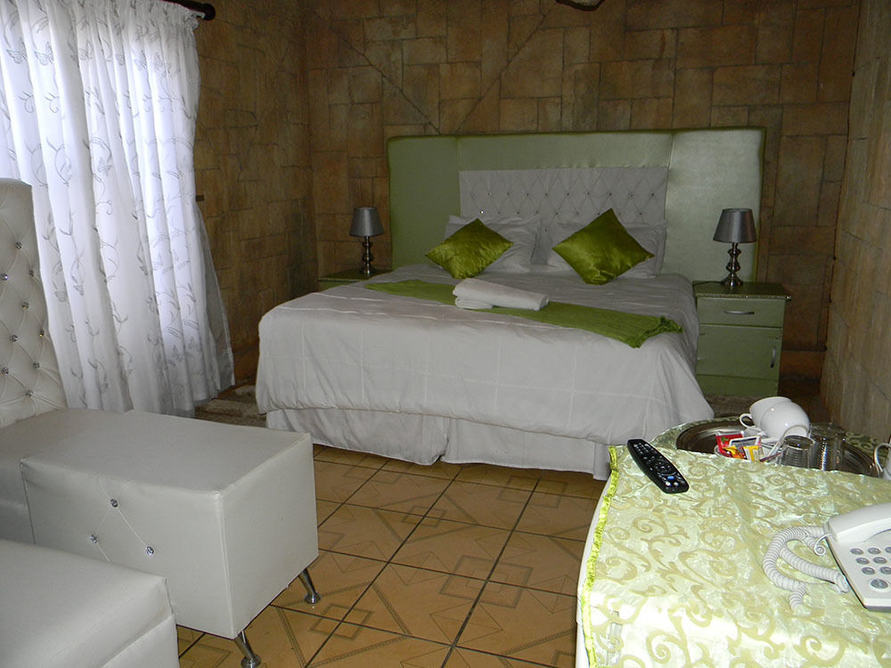 African Cave Lodge Hammanskraal Exterior foto