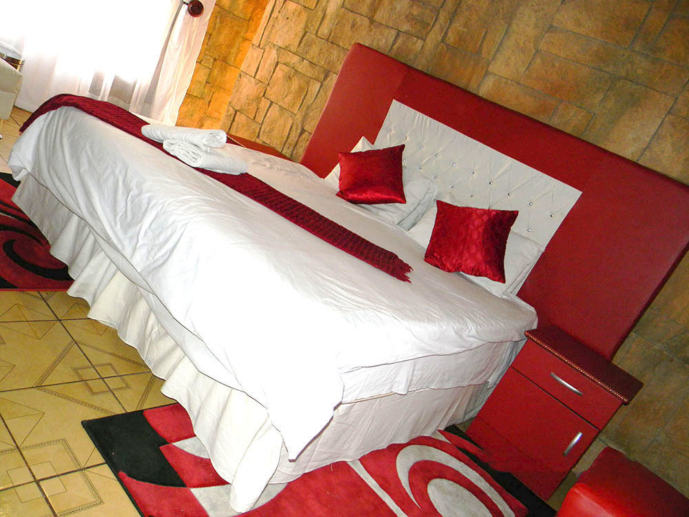 African Cave Lodge Hammanskraal Exterior foto