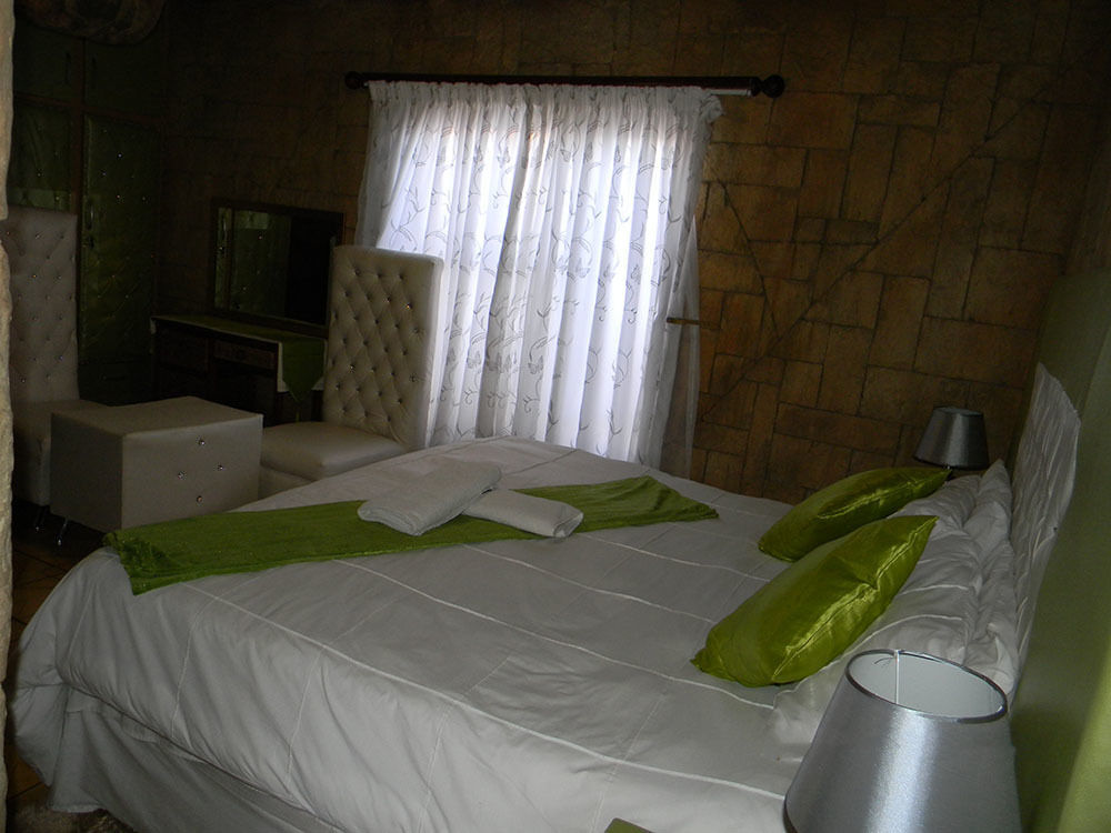 African Cave Lodge Hammanskraal Exterior foto